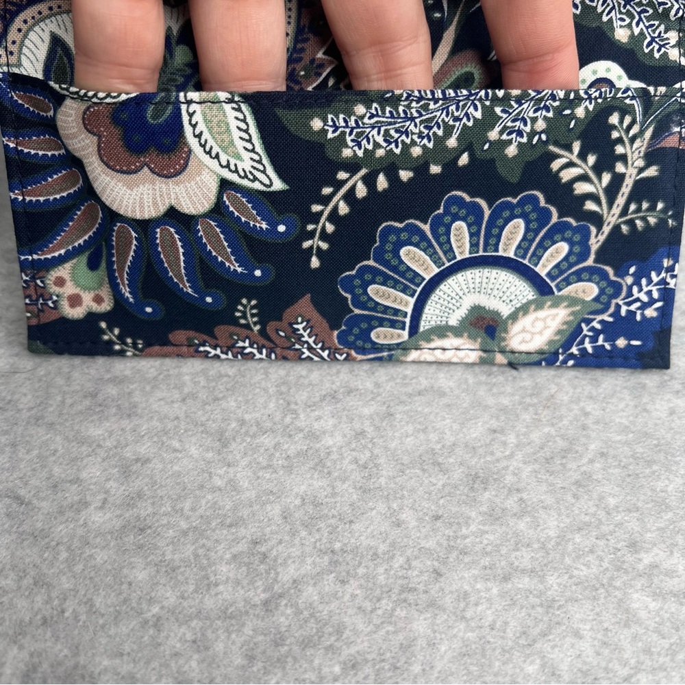 Vera Bradley Checkbook Cover Java Navy Floral Pai… - image 5
